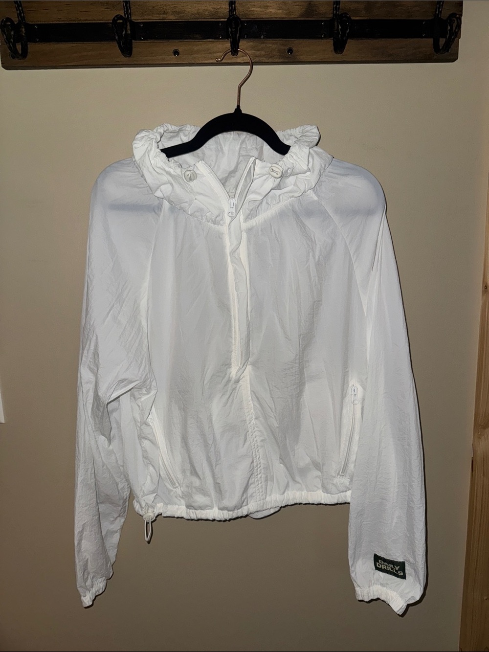 DAILY DRILLS Nylon Pullover, size XS/S. EUC.